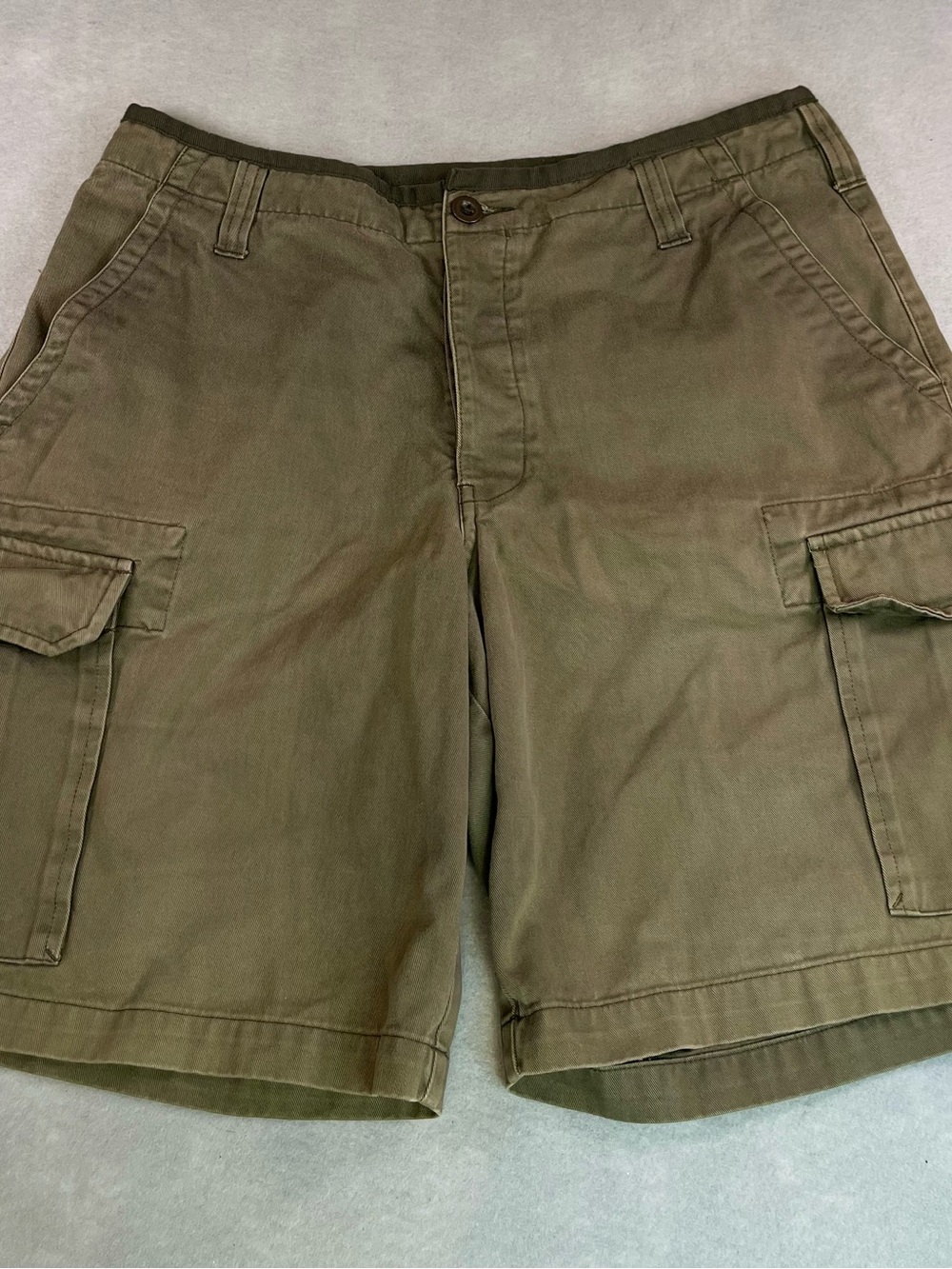 Thunder Men's Olive Cargo Shorts Size 32 Button Fly Closure